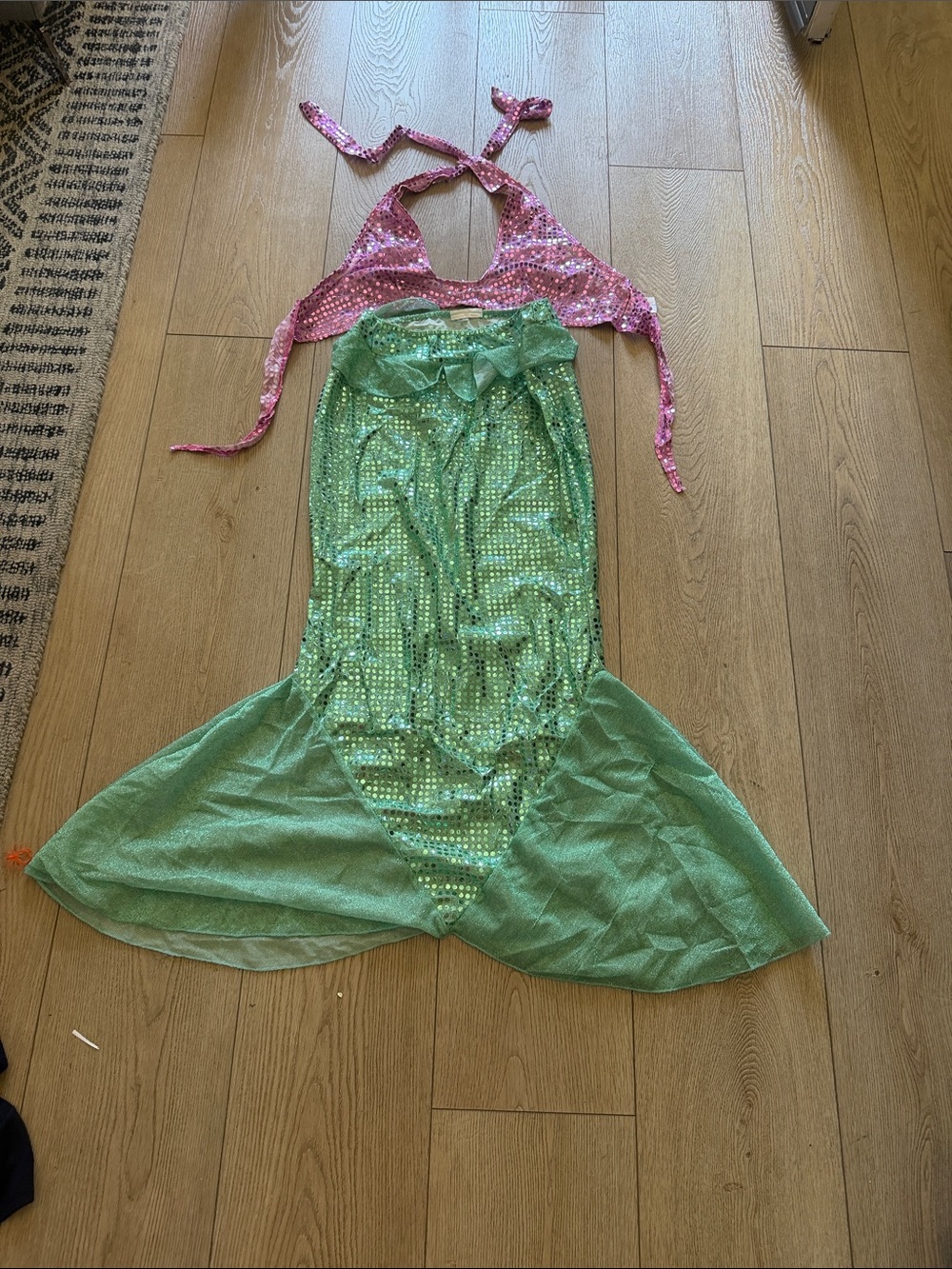 Womens size medium Sequin Mermaid two-Piece costume - Pink & Green